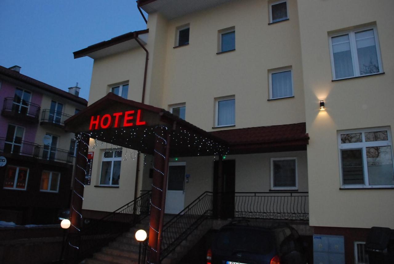 Hotelik Manhatan ラジン・ポドラスキ エクステリア 写真